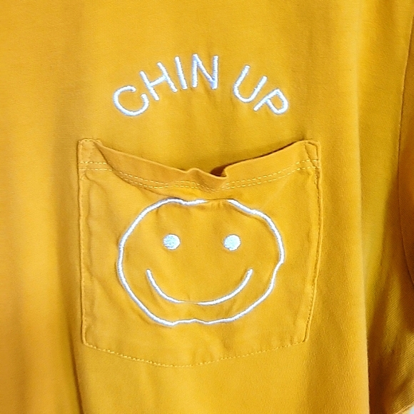 Old Navy large yellow gold tshirt - Picture 2 of 4